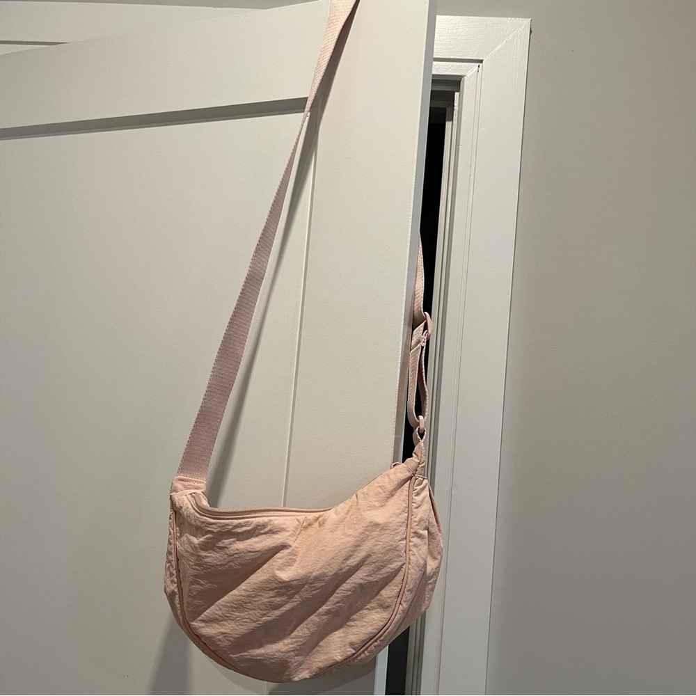 Uniqlo crescent bag